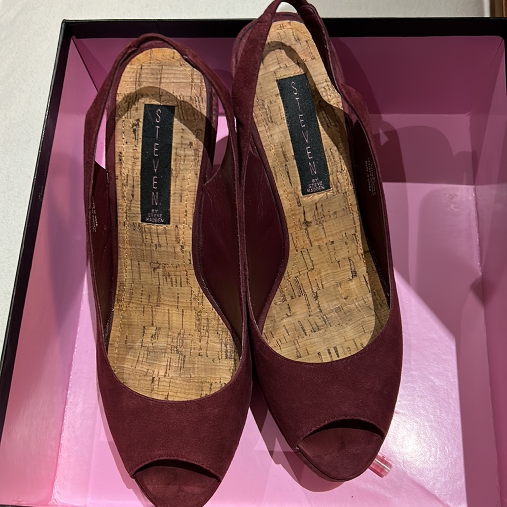 Steve Madden burgundy Teeze wedges size 9